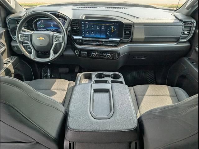 Used 2025 Chevrolet Silverado 1500 LT image 16