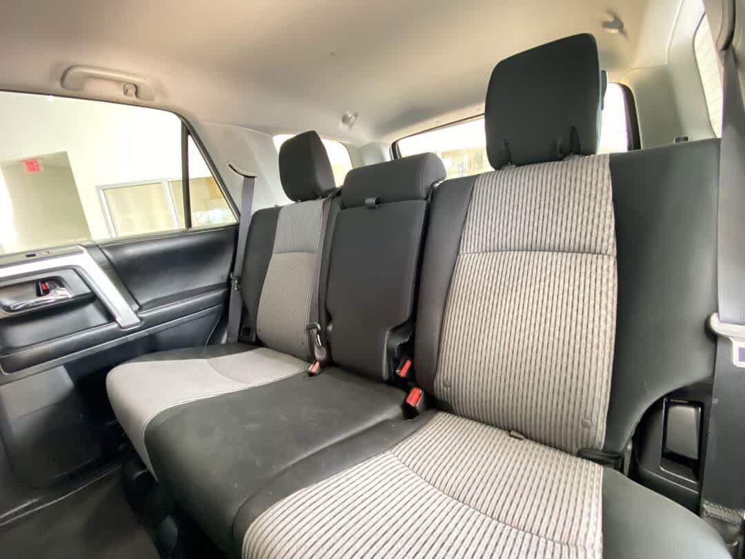 Used 2016 Toyota 4Runner SR5 AWD/4WD image 25