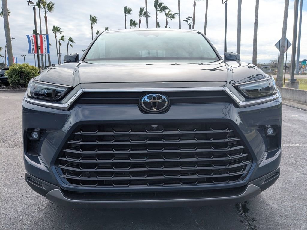 Used 2025 Toyota Grand Highlander FWD image 9