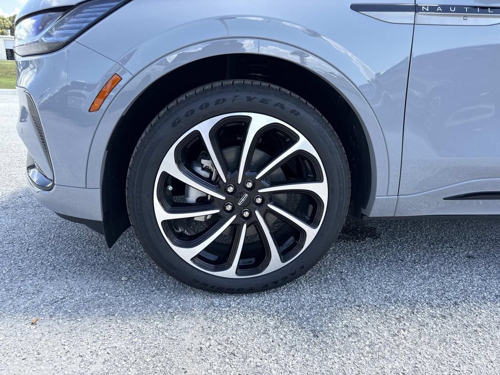New 2026 Lincoln Nautilus Black Label AWD/4WD image 10