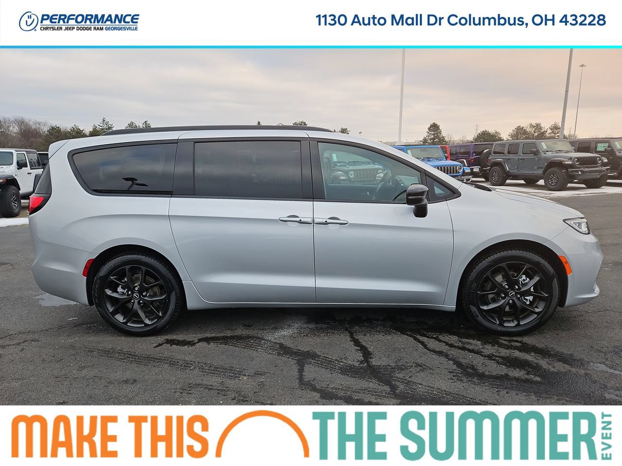 New 2026 Chrysler Pacifica Select w/ S Appearance Package FWD image 8