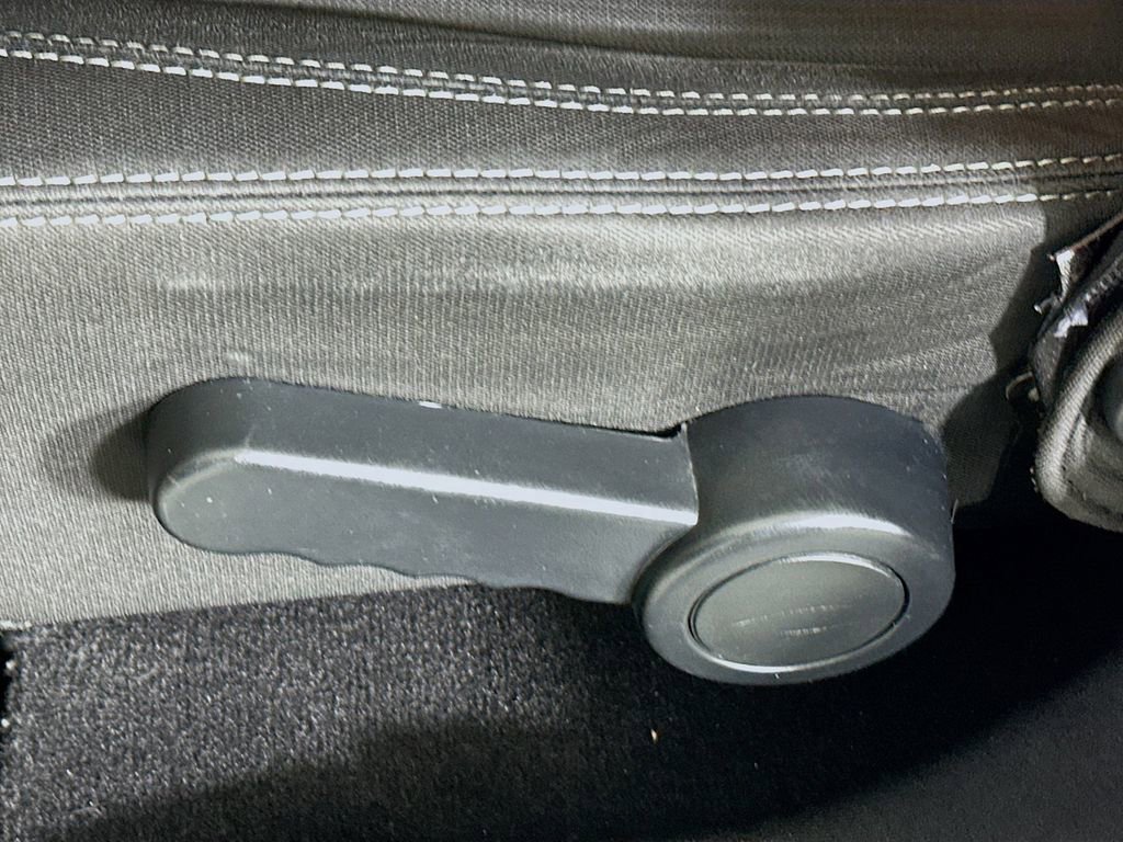 Used 2014 Jeep Wrangler Unlimited Sahara w/ Connectivity Group image 12