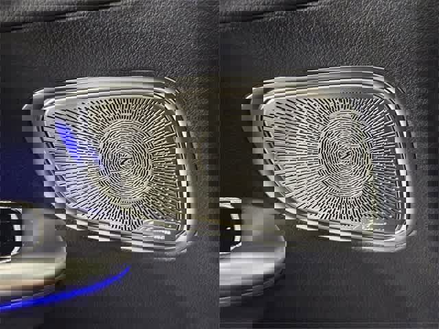 Used 2025 Mercedes-Benz GLC 300 4MATIC image 93