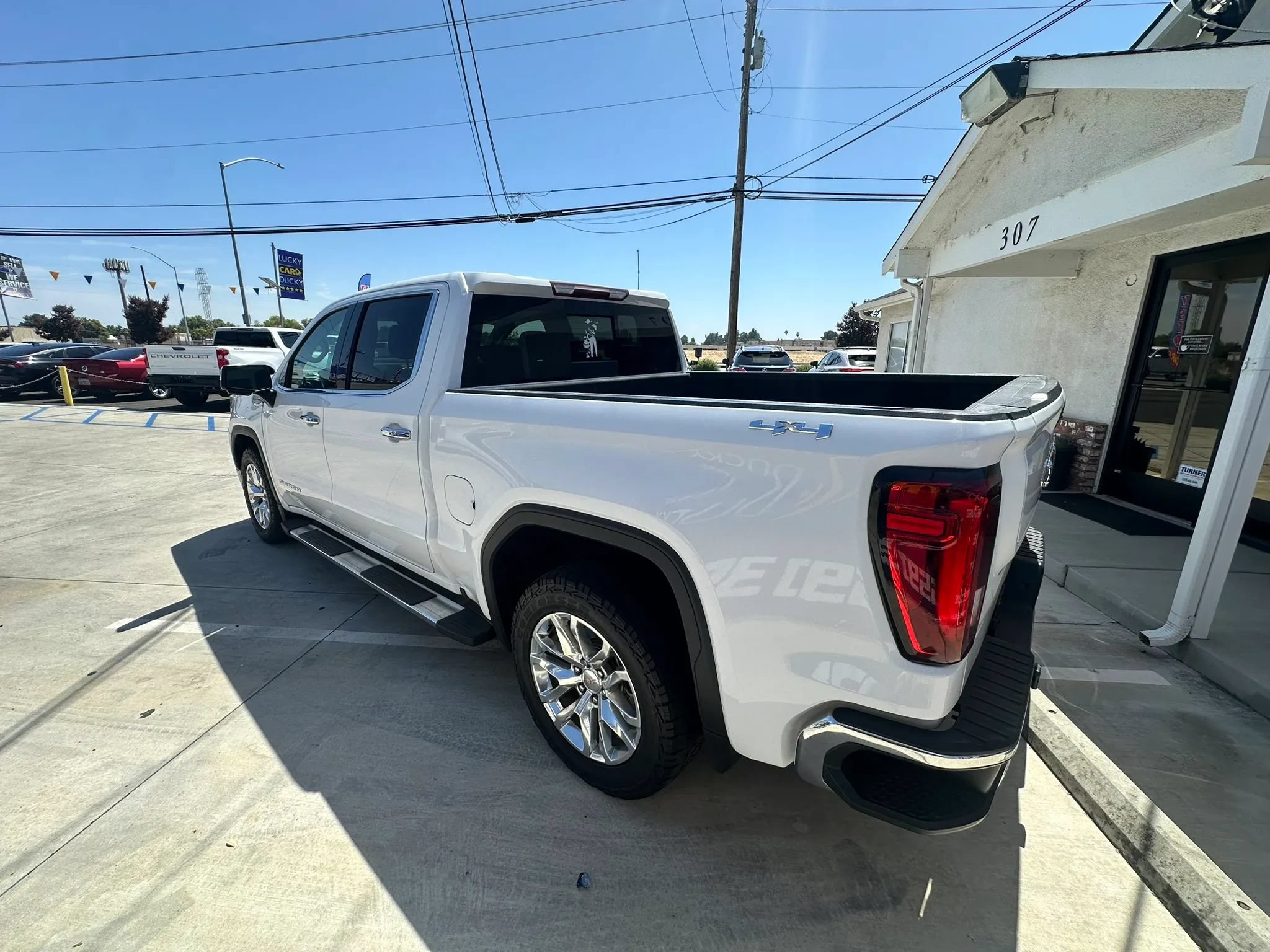Used 2020 GMC Sierra 1500 SLT w/ SLT Premium Plus Package AWD/4WD image 8