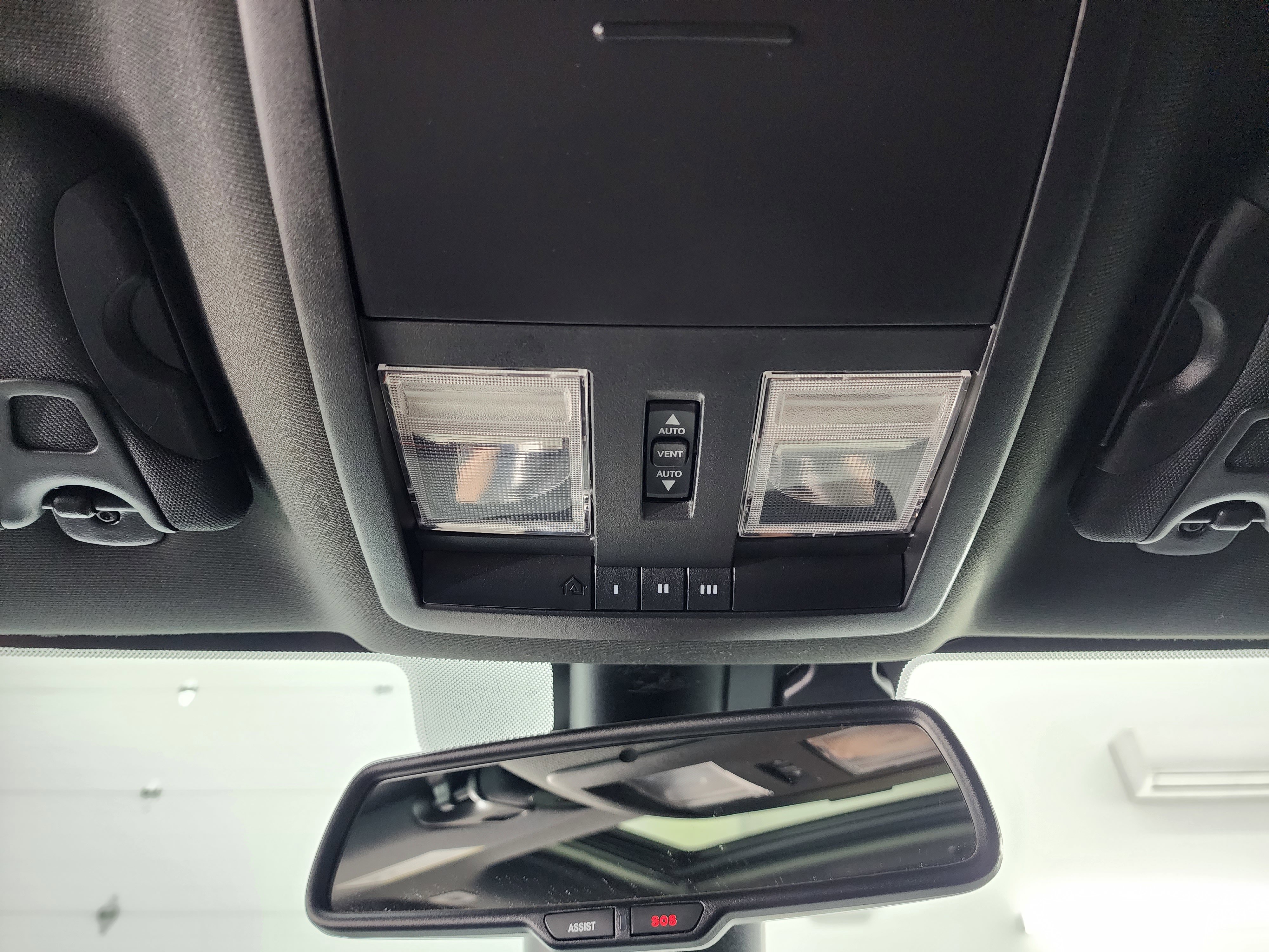 Used 2017 Dodge Challenger SRT Hellcat RWD image 40