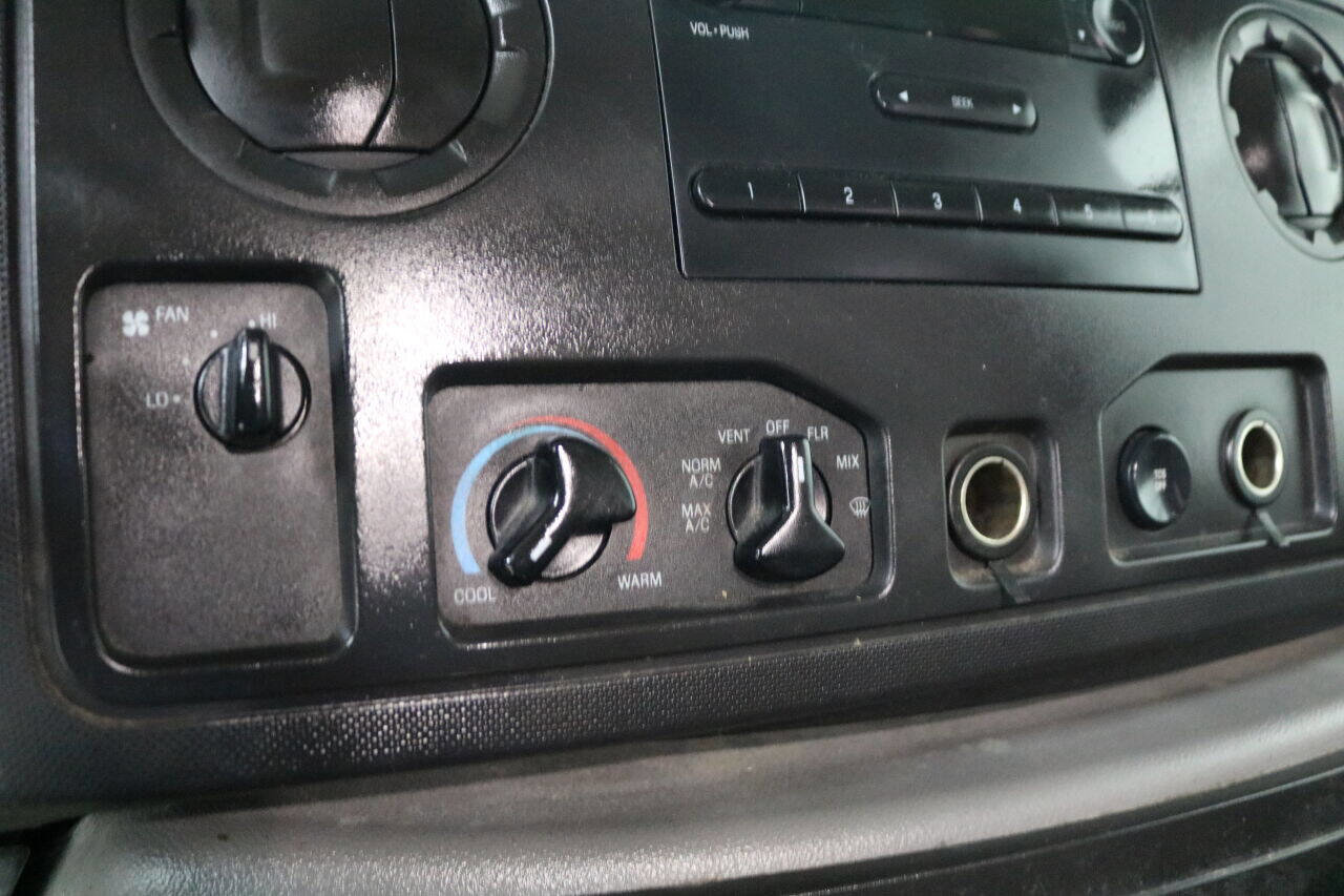 Used 2014 Ford E-150 and Econoline 150 w/ Power Group image 32