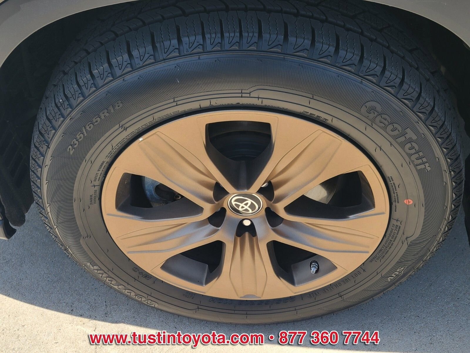 Used 2023 Toyota Highlander Bronze Edition w/ Protection Package #3 (TMS) FWD image 9