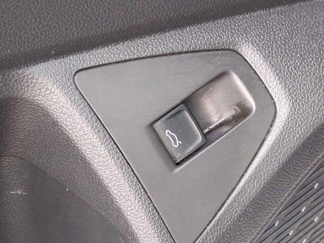 Used 2025 Volkswagen Jetta SE FWD image 14