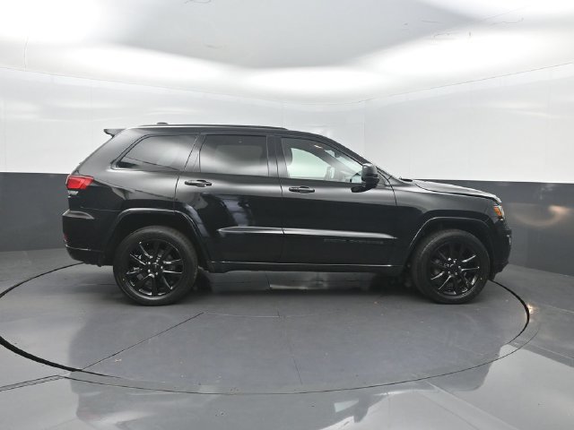 Used 2019 Jeep Grand Cherokee Altitude AWD/4WD image 26