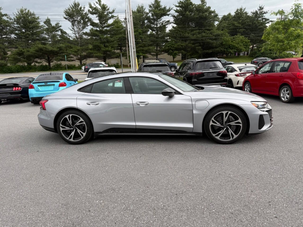 Used 2022 Audi e-tron GT Premium Plus w/ Performance Package AWD/4WD image 5