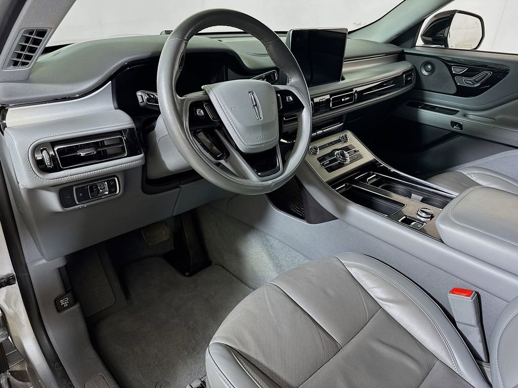 Used 2020 Lincoln Aviator Reserve w/ Equipment Group 201A image 7