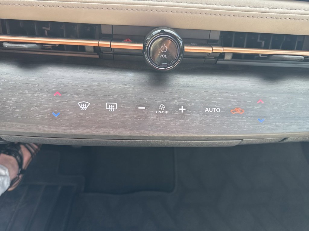 Used 2023 Nissan Ariya FWD image 28