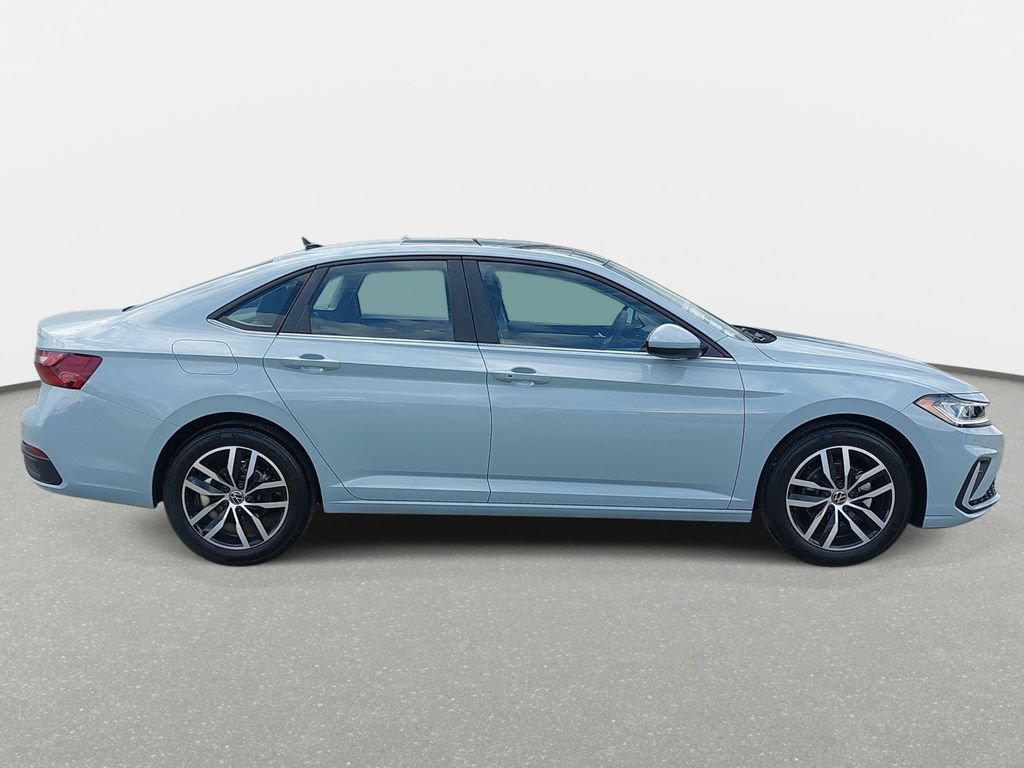 New 2026 Volkswagen Jetta SE FWD image 4
