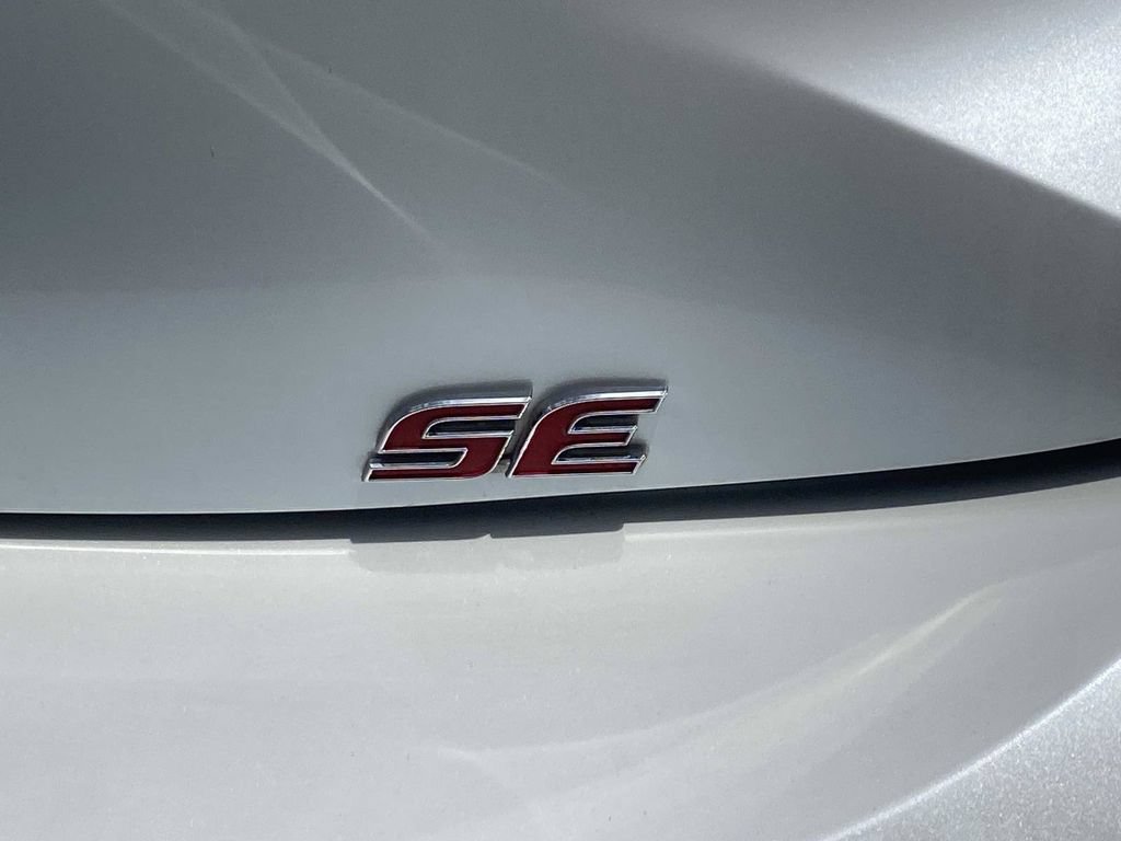 Used 2021 Toyota Corolla SE FWD image 9
