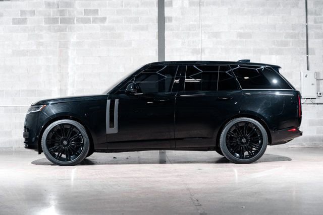 Used 2024 Land Rover Range Rover SV image 6