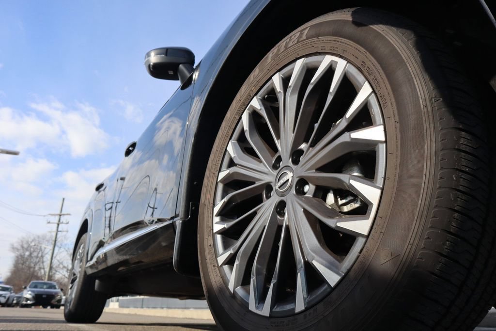 Certified 2025 Nissan Rogue Platinum FWD image 12