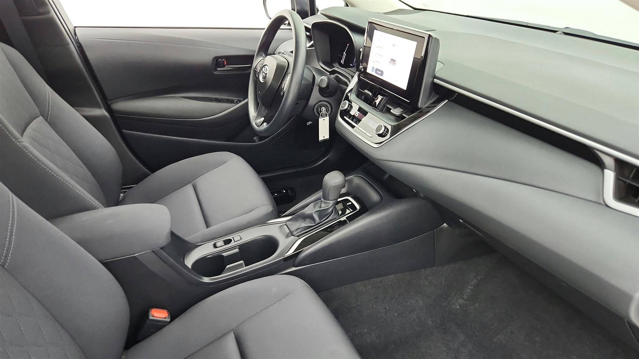Used 2026 Toyota Corolla LE FWD image 40