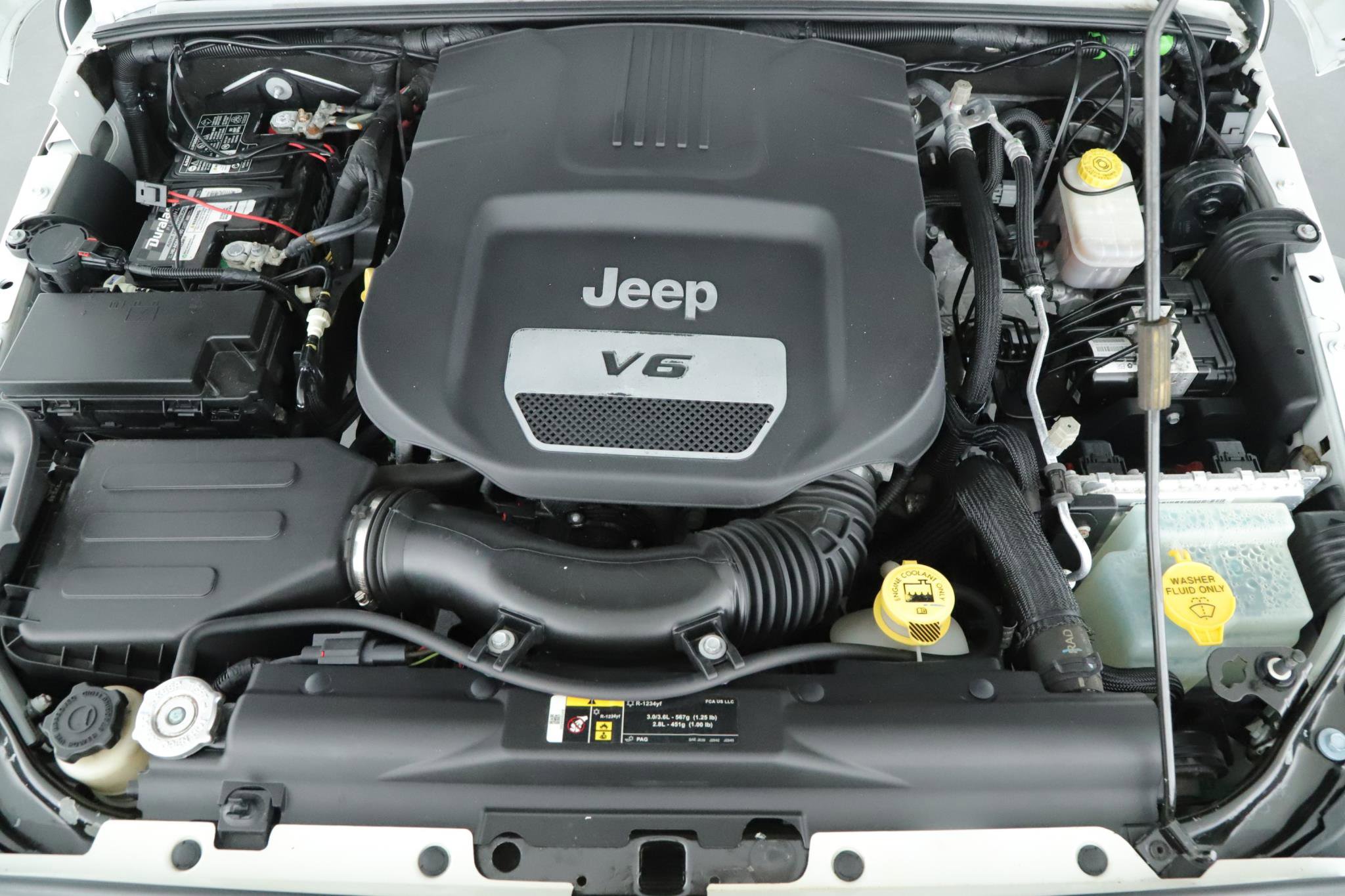 Used 2017 Jeep Wrangler Unlimited Sahara w/ Connectivity Group AWD/4WD image 14