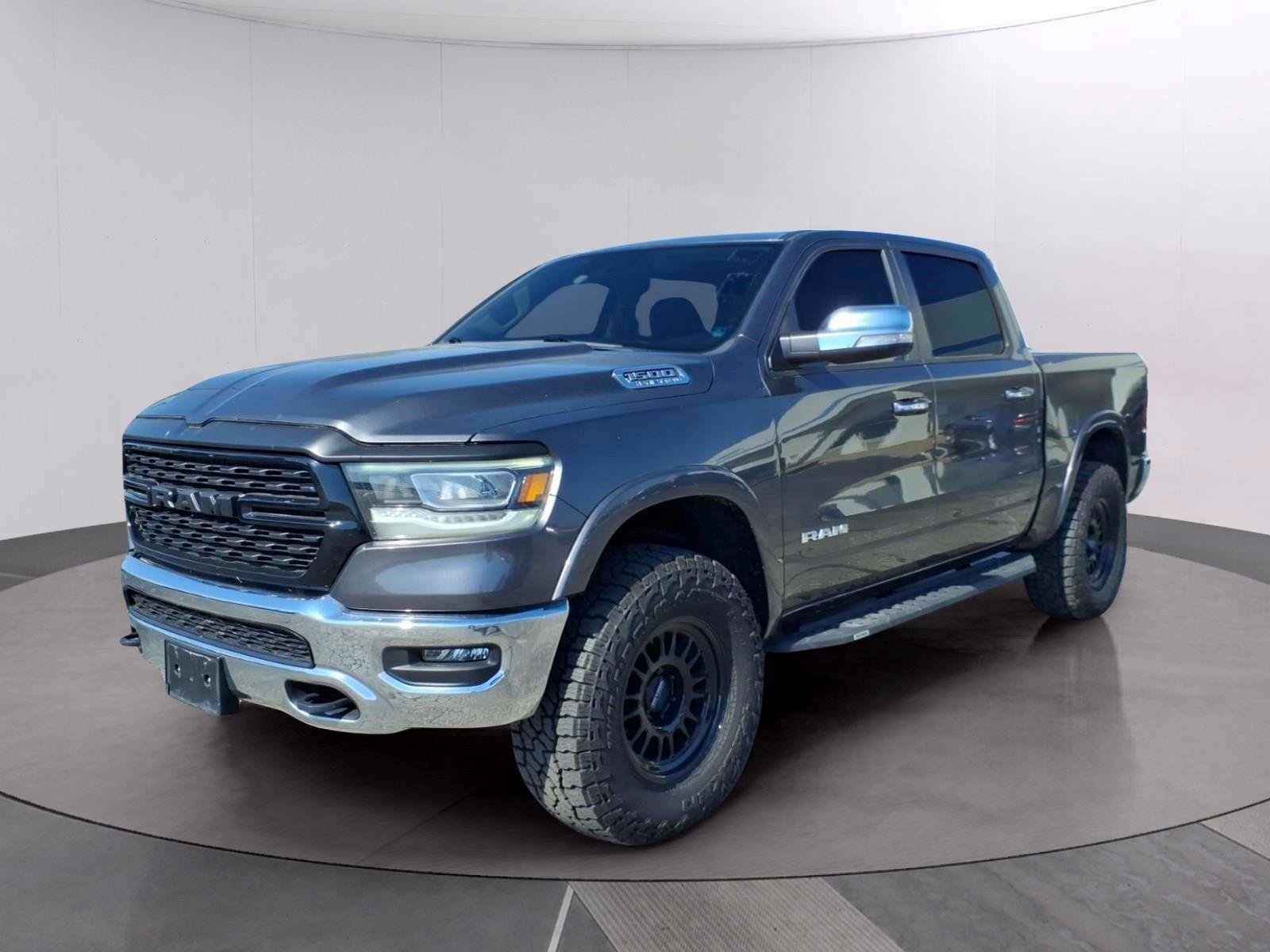 Used 2021 RAM 1500 Laramie w/ Off Road Group AWD/4WD image 1