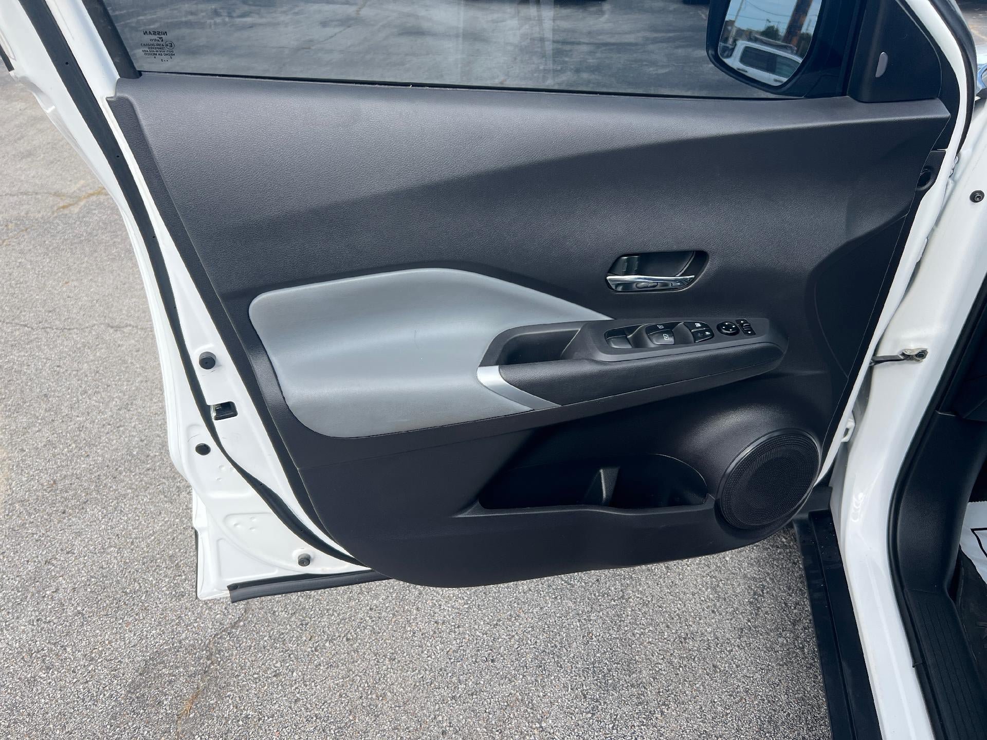 Used 2023 Nissan Kicks SR w/ SR Premium Package FWD image 13