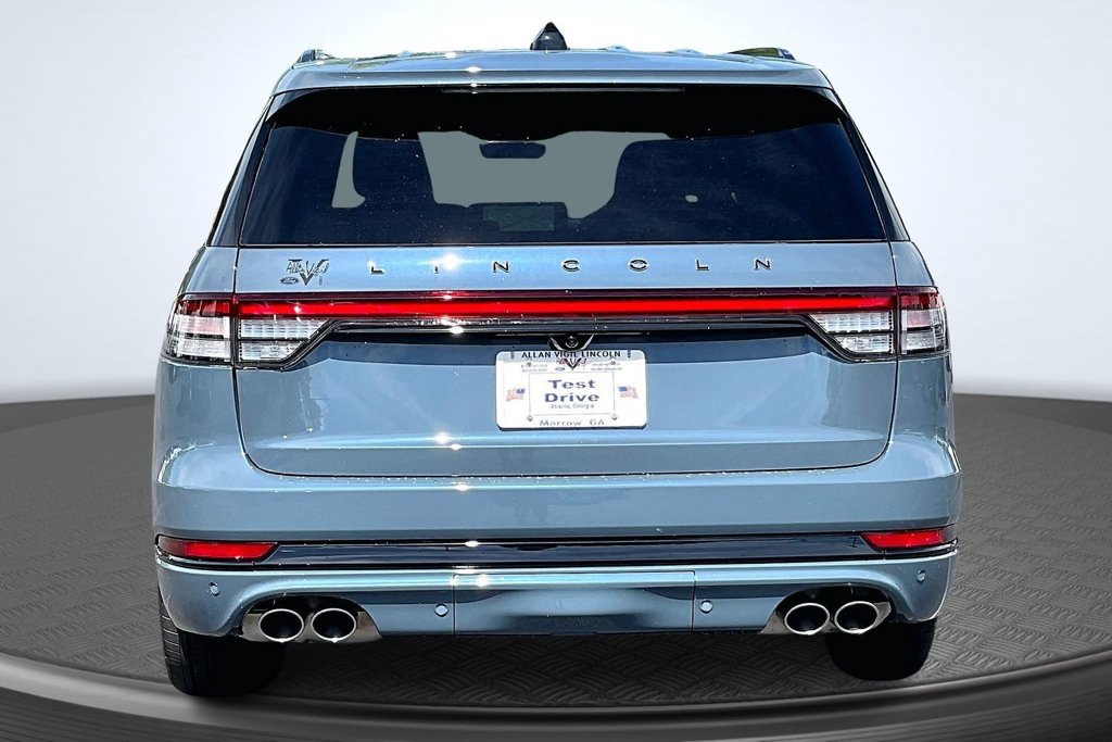 New 2026 Lincoln Aviator Black Label w/ Jet Appearance Package AWD/4WD image 4