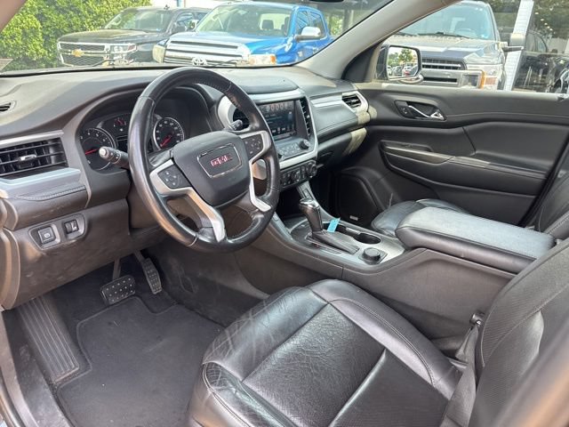 Used 2019 GMC Acadia SLT w/ LPO, Black Accent Package AWD/4WD image 10