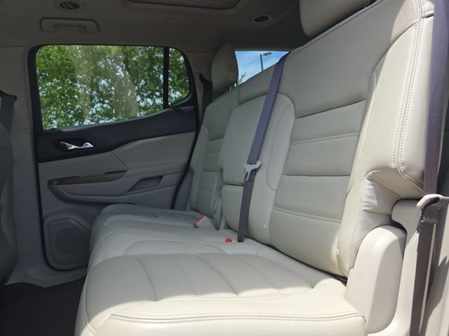 Used 2018 GMC Acadia Denali w/ Technology Package FWD image 16