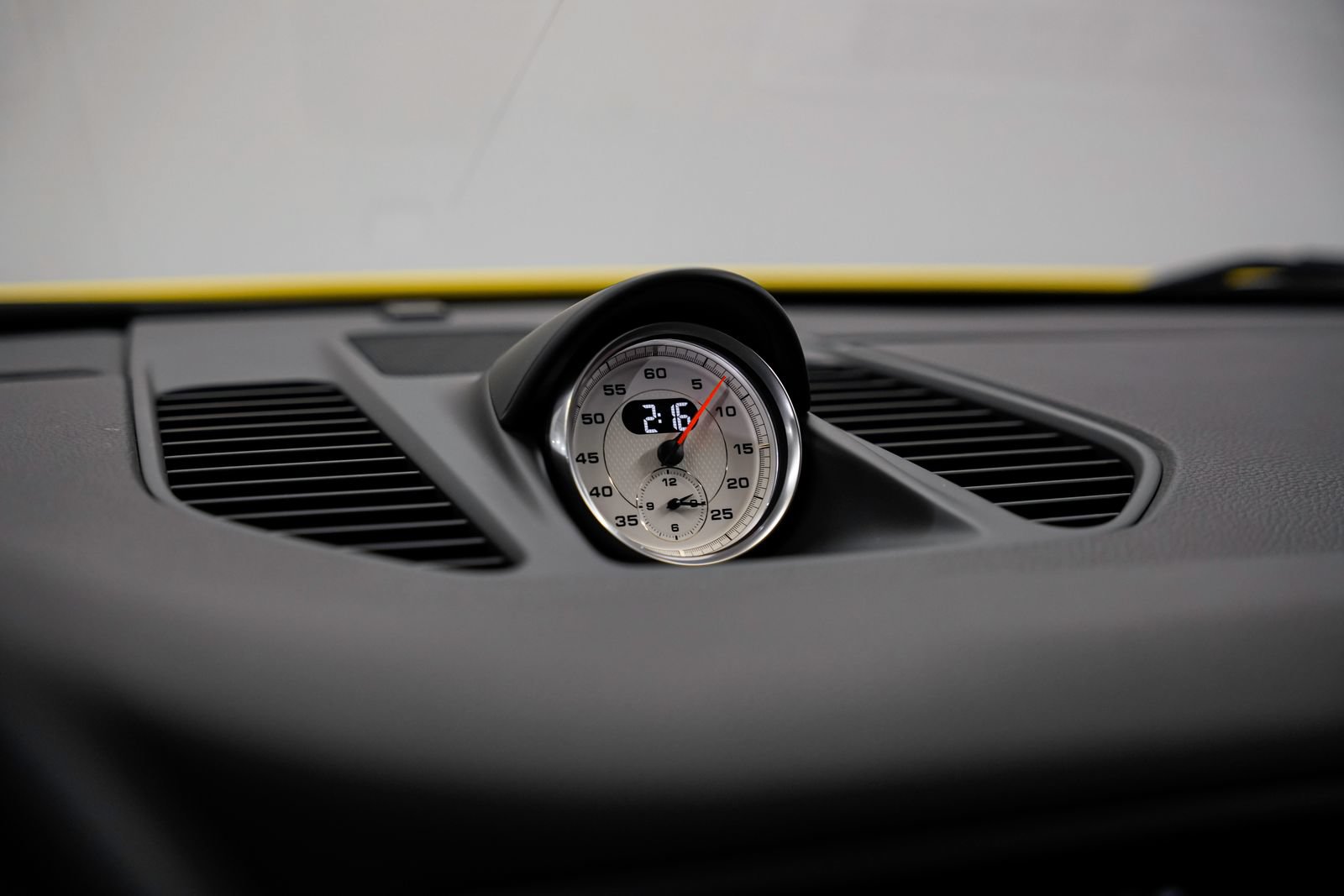 Used 2018 Porsche 911 Carrera T RWD image 13
