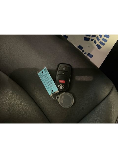 Used 2023 Toyota Corolla Cross XLE image 25
