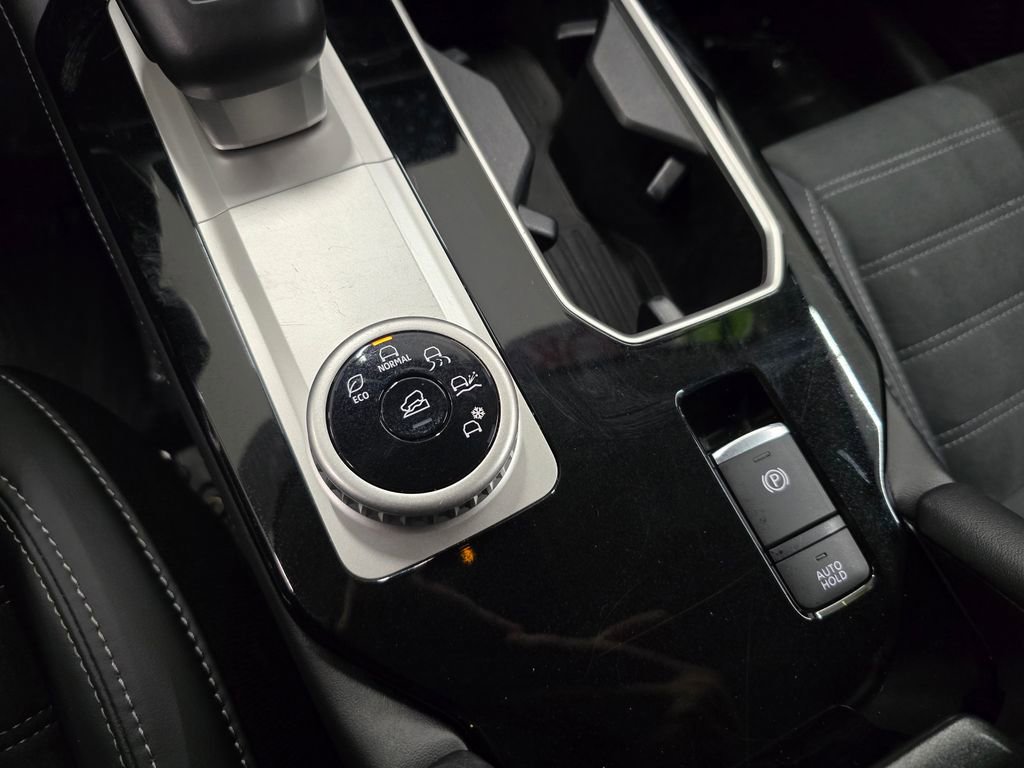 Used 2025 Mitsubishi Outlander SE FWD image 27