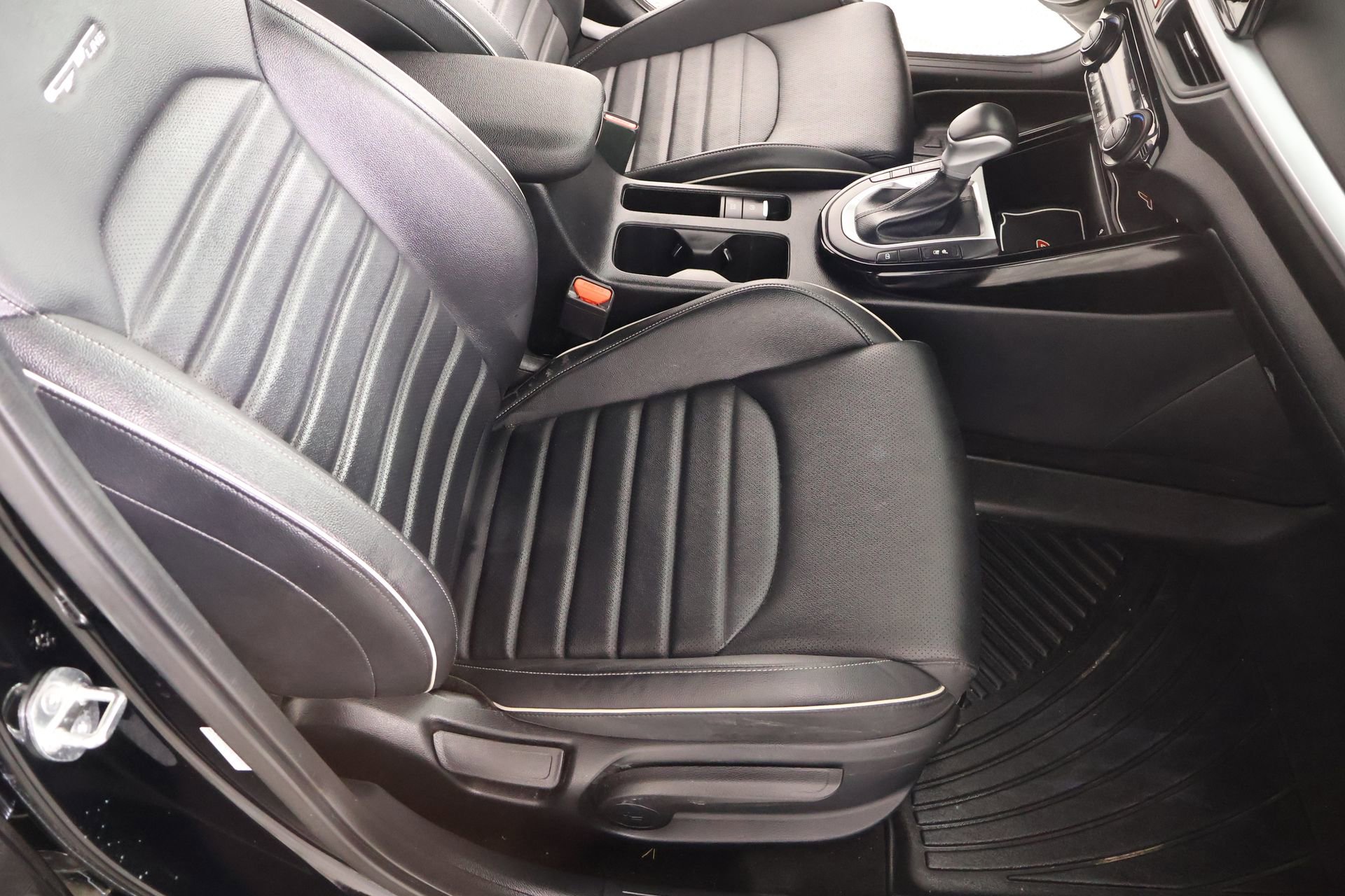 Used 2024 Kia Forte GT-Line w/ GT-Line Premium Package image 13