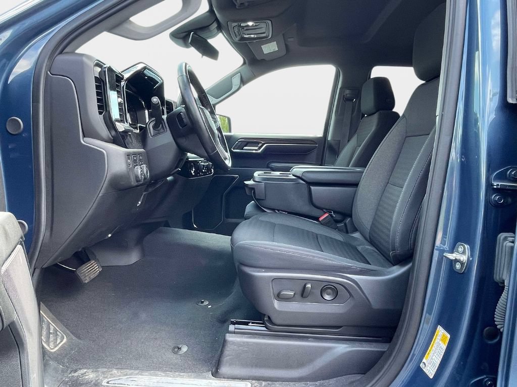 Used 2024 Chevrolet Silverado 1500 LT AWD/4WD image 16