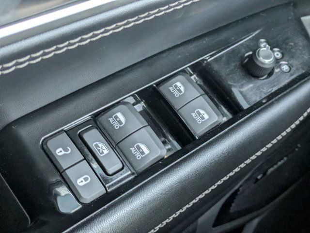 Used 2022 Jeep Wagoneer Series III w/ Premium Group I AWD/4WD image 21