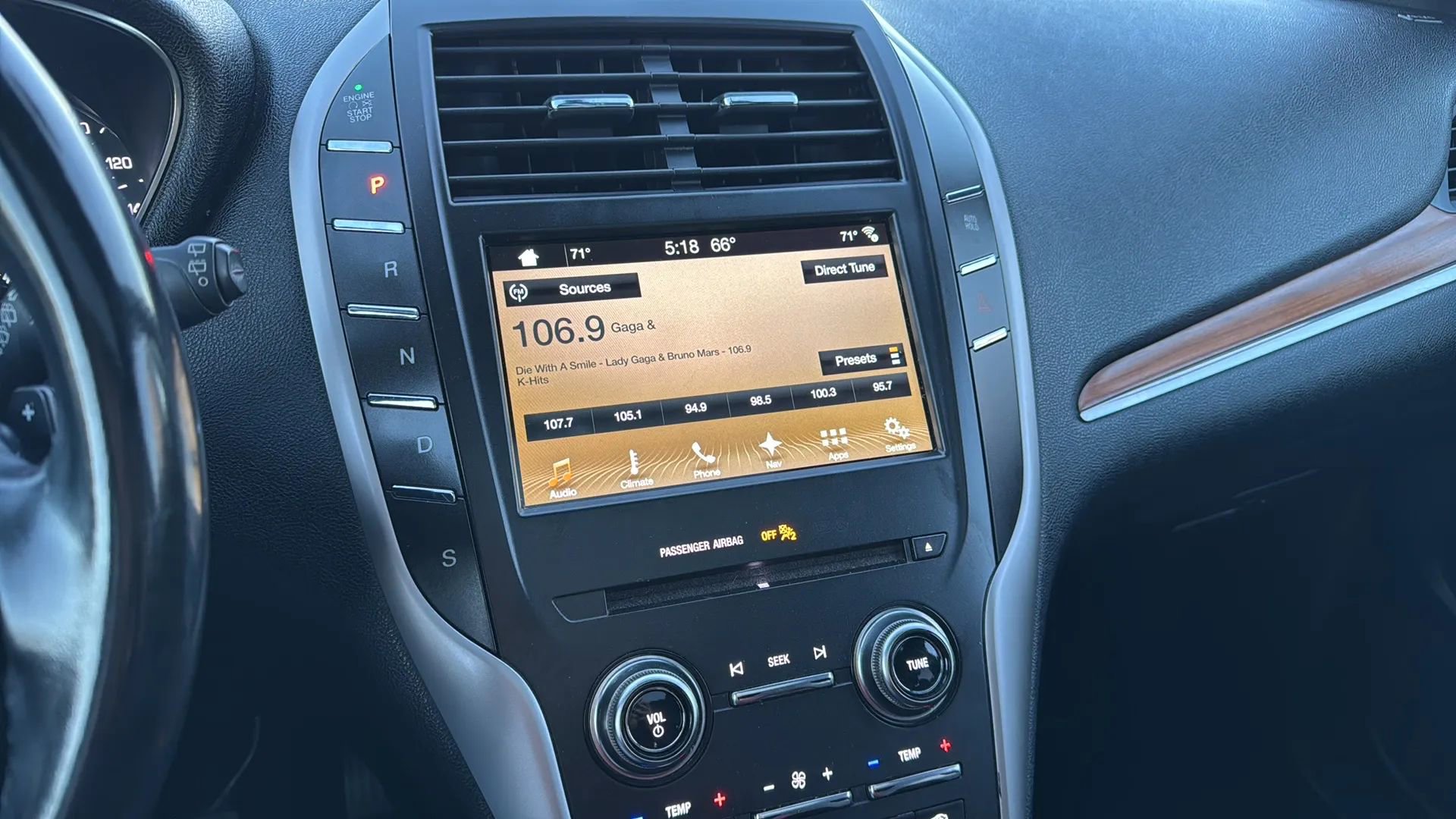 Used 2017 Lincoln MKC Reserve image 4