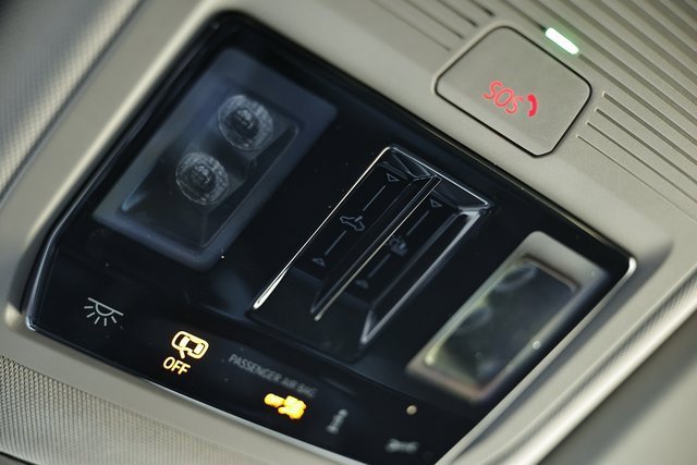 Used 2024 Volkswagen Atlas SEL Premium R-Line image 41