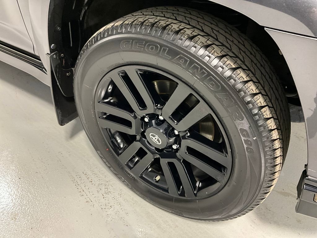 Used 2020 Toyota 4Runner Limited image 15
