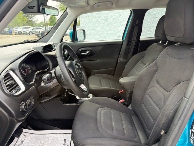 Used 2021 Jeep Renegade Latitude AWD/4WD image 12