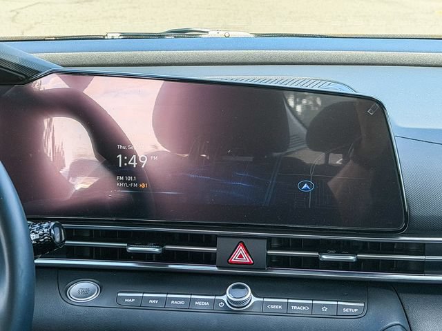 Used 2025 Hyundai Elantra SEL FWD image 16