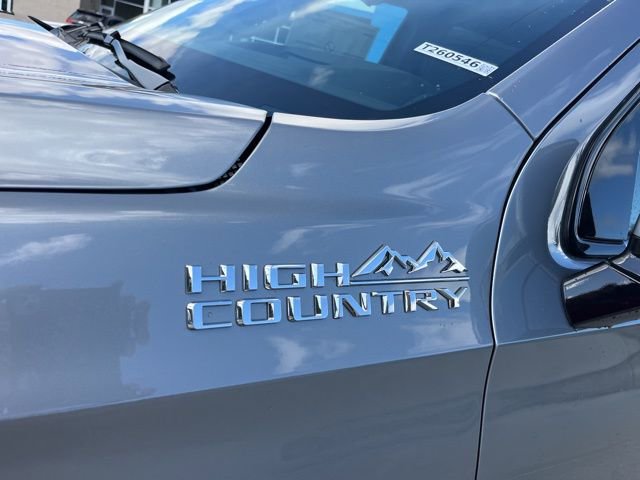 New 2026 Chevrolet Suburban High Country image 3