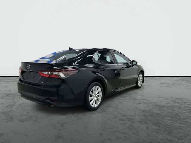 Used 2022 Toyota Camry LE FWD image 3