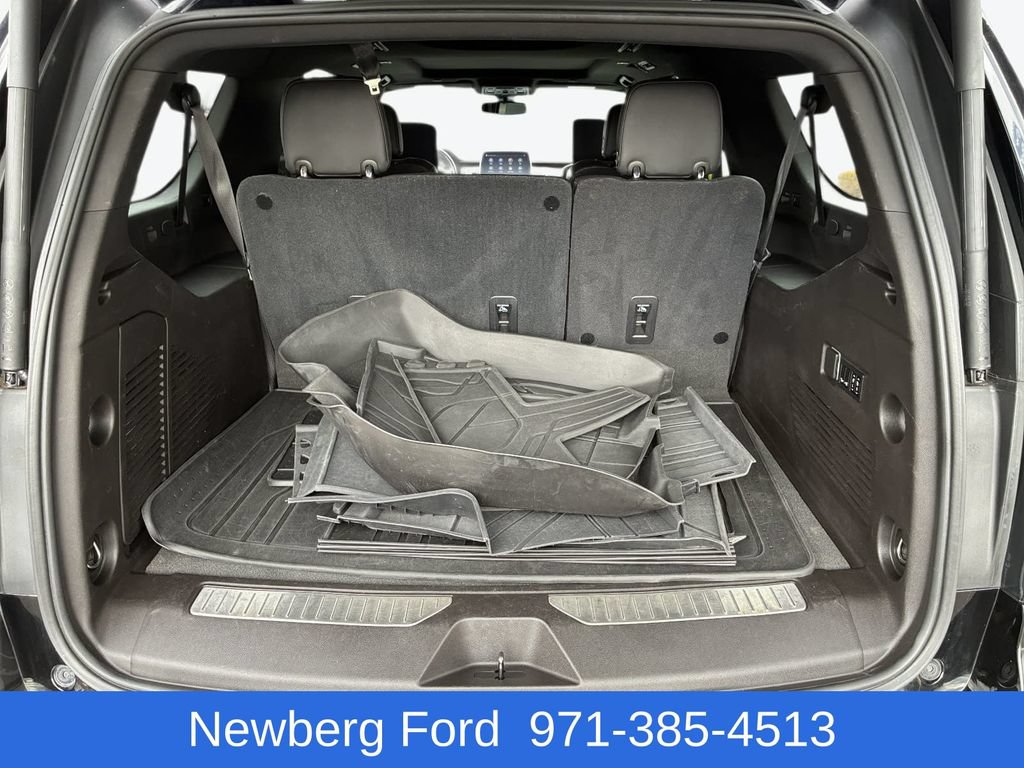 Used 2021 Chevrolet Suburban Z71 w/ Luxury Package AWD/4WD image 35