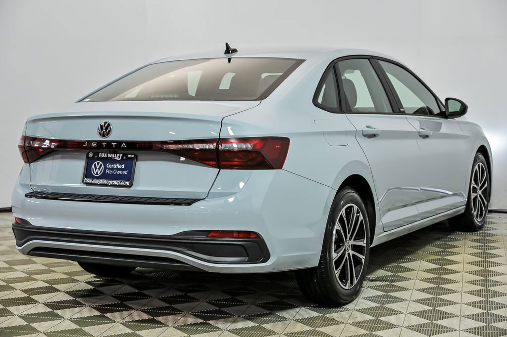 Used 2025 Volkswagen Jetta Sport image 6