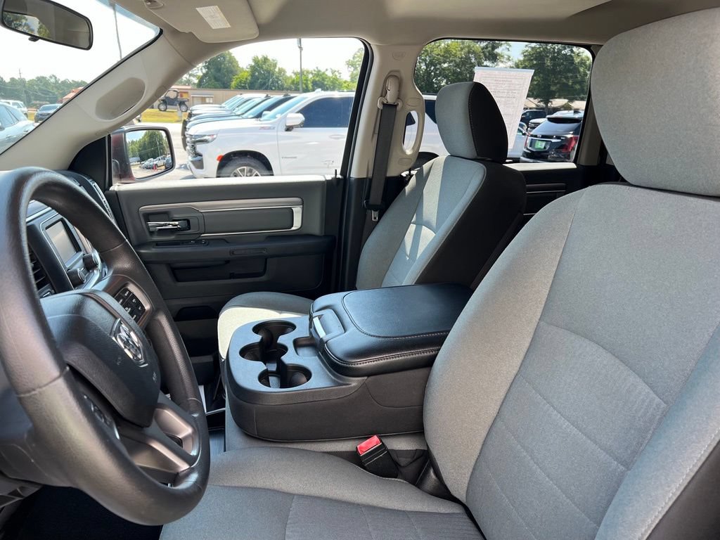 Used 2022 RAM 1500 Classic SLT AWD/4WD image 10