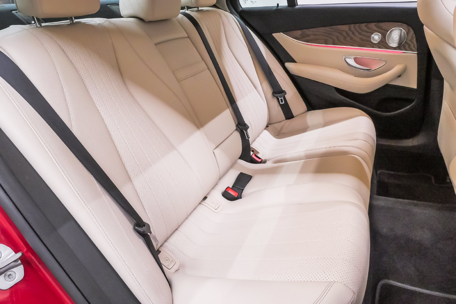 Used 2018 Mercedes-Benz E 300 4MATIC image 11
