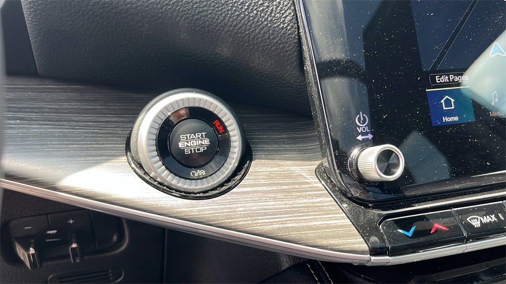 Used 2024 Jeep Wagoneer Series III w/ Premium Group I image 27