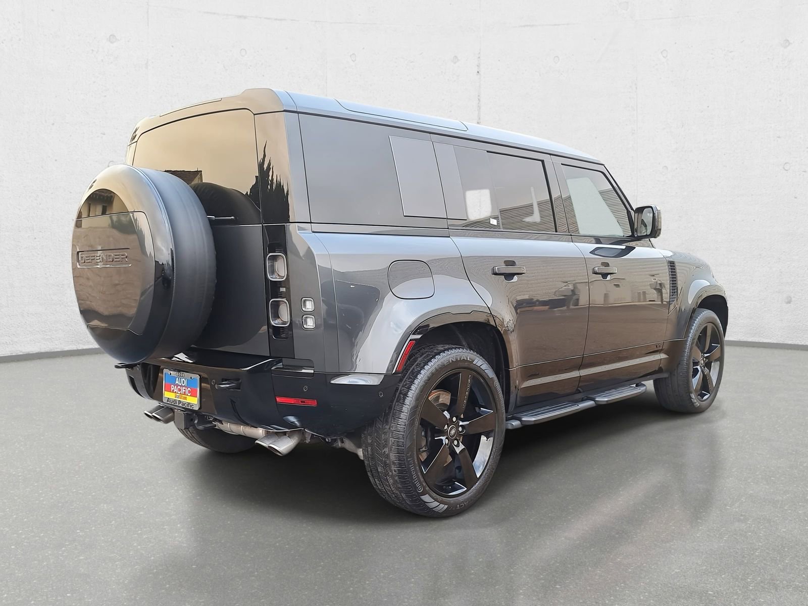 Used 2025 Land Rover Defender 110 V8 image 5