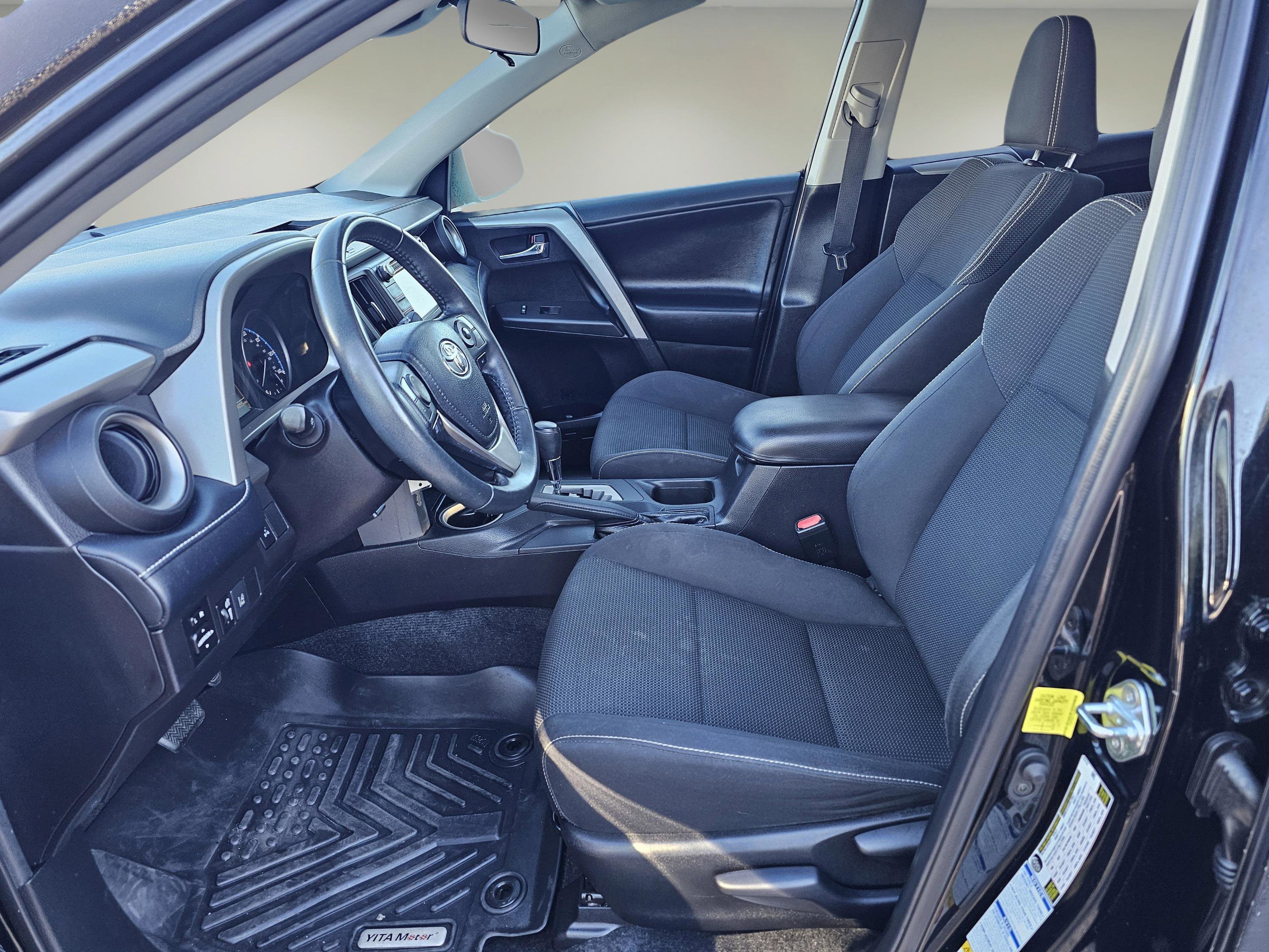 Used 2018 Toyota RAV4 XLE image 10