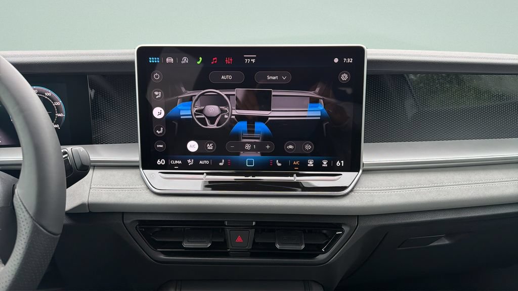 New 2026 Volkswagen Tiguan SE R-Line FWD image 19