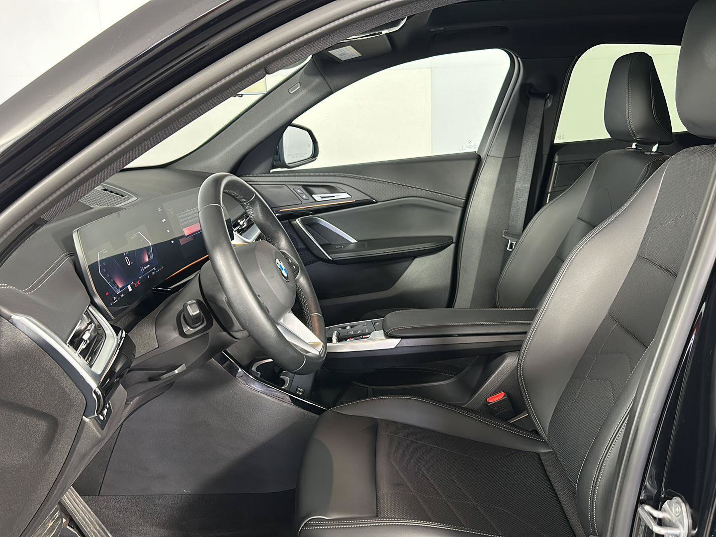 New 2026 BMW X2 xDrive28i w/ Technology Package AWD/4WD image 10