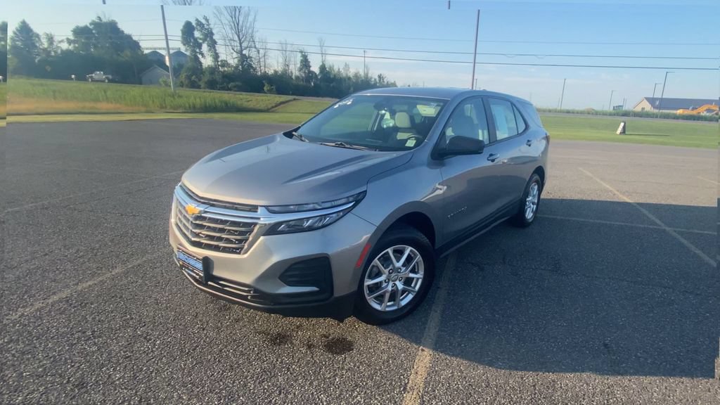 Certified 2023 Chevrolet Equinox LS w/ Driver Confidence II Package AWD/4WD image 4